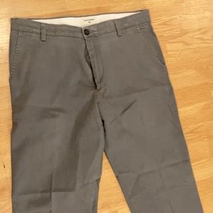 Dockers Levi Strauss & CO.  W34-L32. Grey